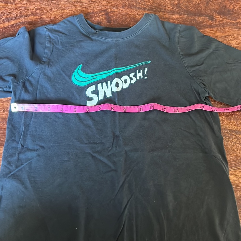 Nike tee - Picture 3 of 6